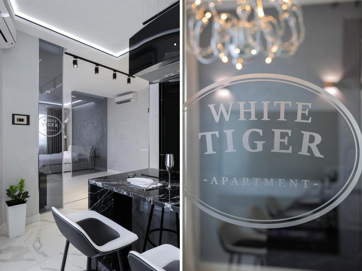 White Tiger Apartment In Smart Plaza Киев Экстерьер фото