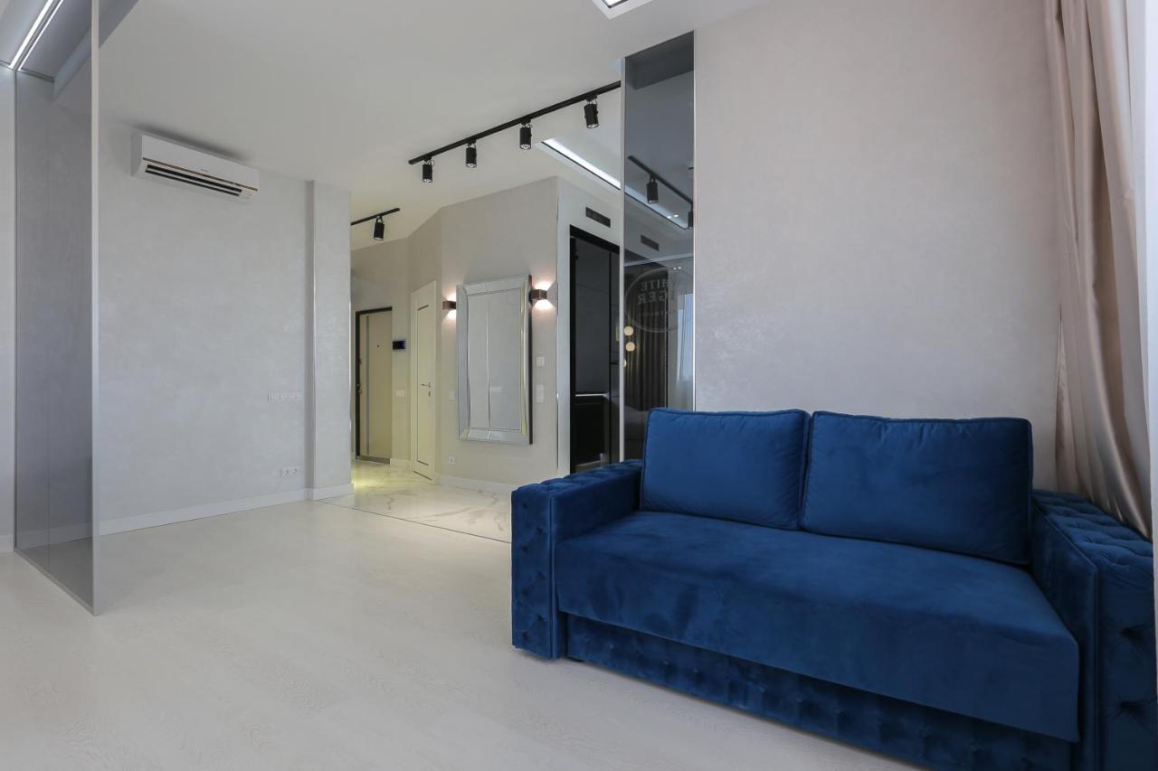 White Tiger Apartment In Smart Plaza Киев Экстерьер фото