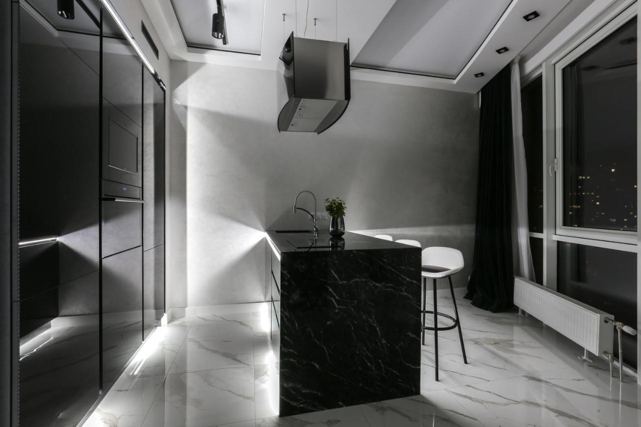 White Tiger Apartment In Smart Plaza Киев Экстерьер фото