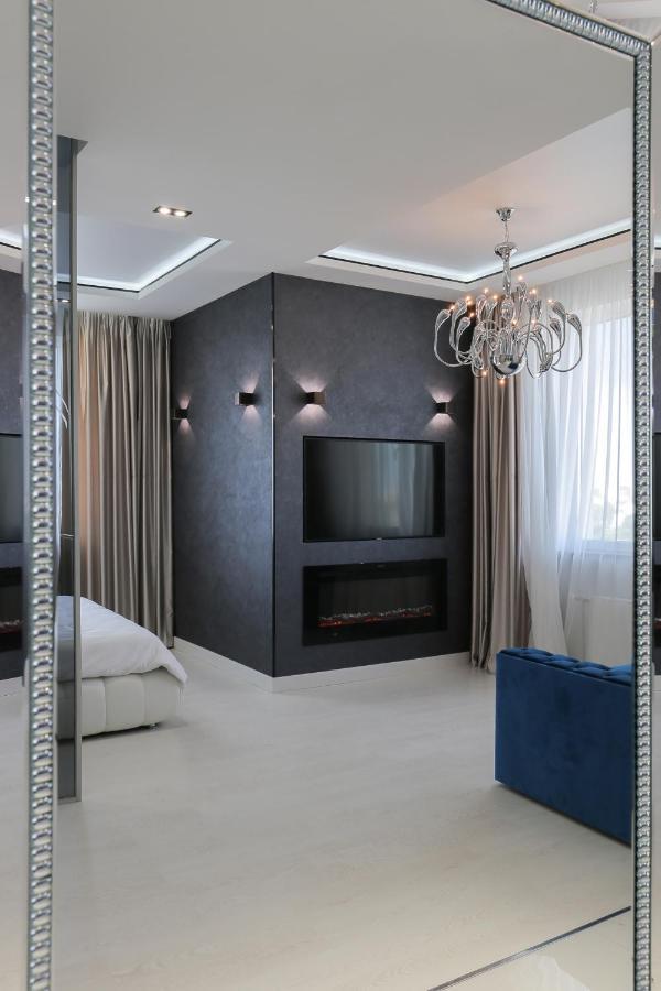 White Tiger Apartment In Smart Plaza Киев Экстерьер фото